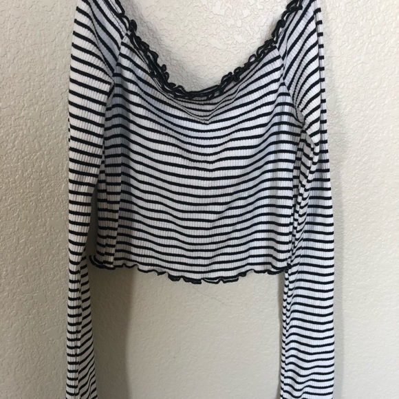 🌸 5 for $50 - H&M Off The Shoulder Crop Top - Picture 1 of 2